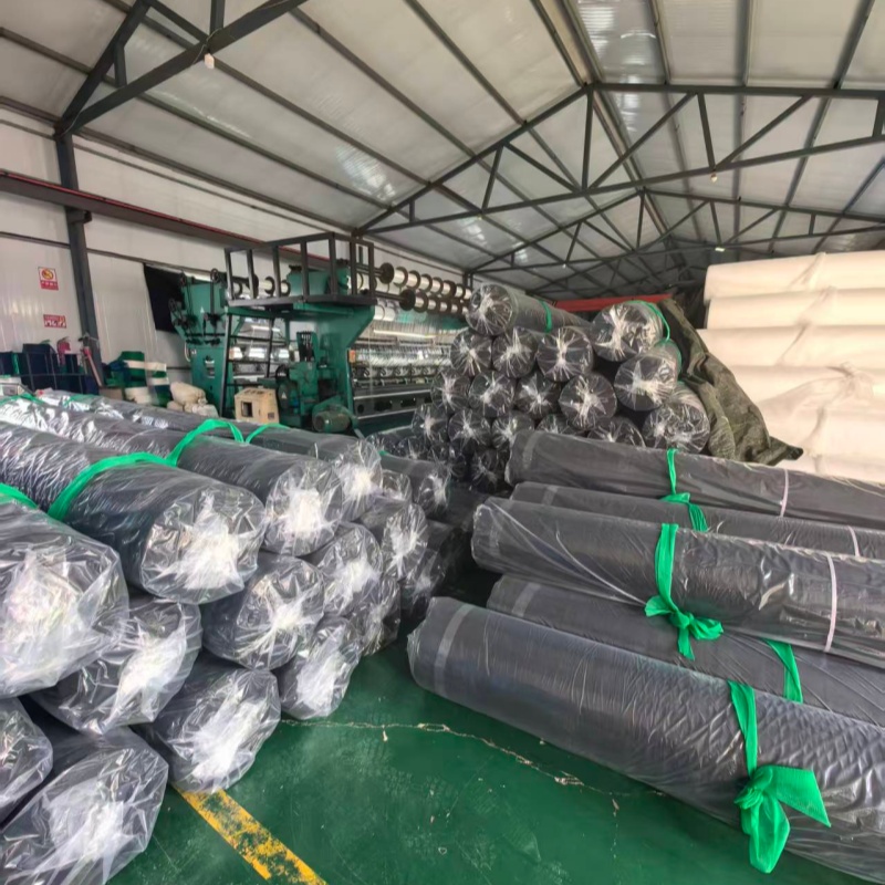 Dvojitý plast: Zaneprázdněná scéna nákladní přepravy ukazuje silnou sílu